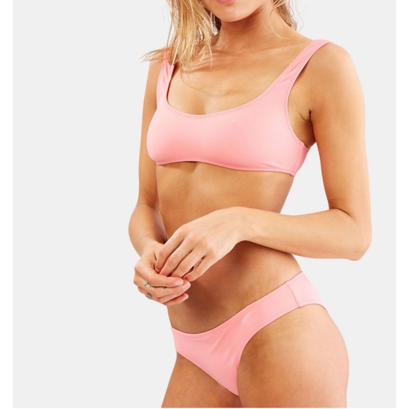 ♻️DONATED DEC. 2023♻️ 
NWT Solid & Striped Elle Bottom in Flamingo size M - Picture 3 of 9